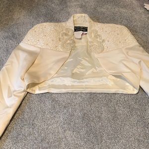 beaded pearl/ white Jacket/ vest 🤍😍